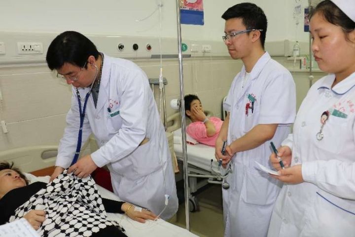 仁心仁术为患者护航丹心妙手保康健——专访开云最新网址康复科